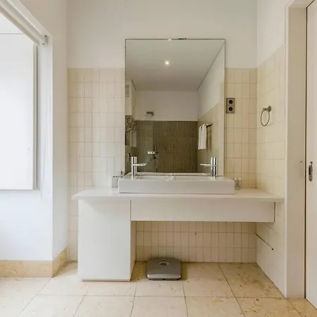 Modern In Alfama *